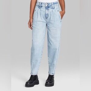 Women's super high rise balloon leg jeans- light acid wash Size 4